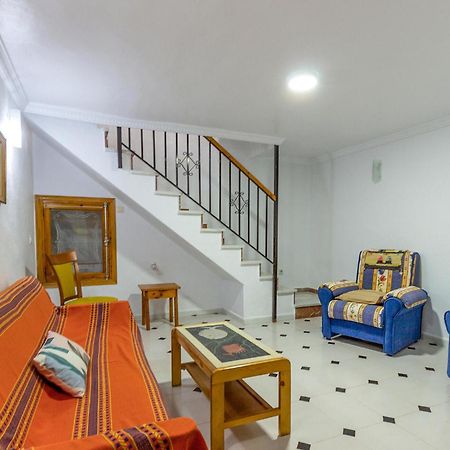 2 Bedroom Awesome Home In Santa Pola Kültér fotó