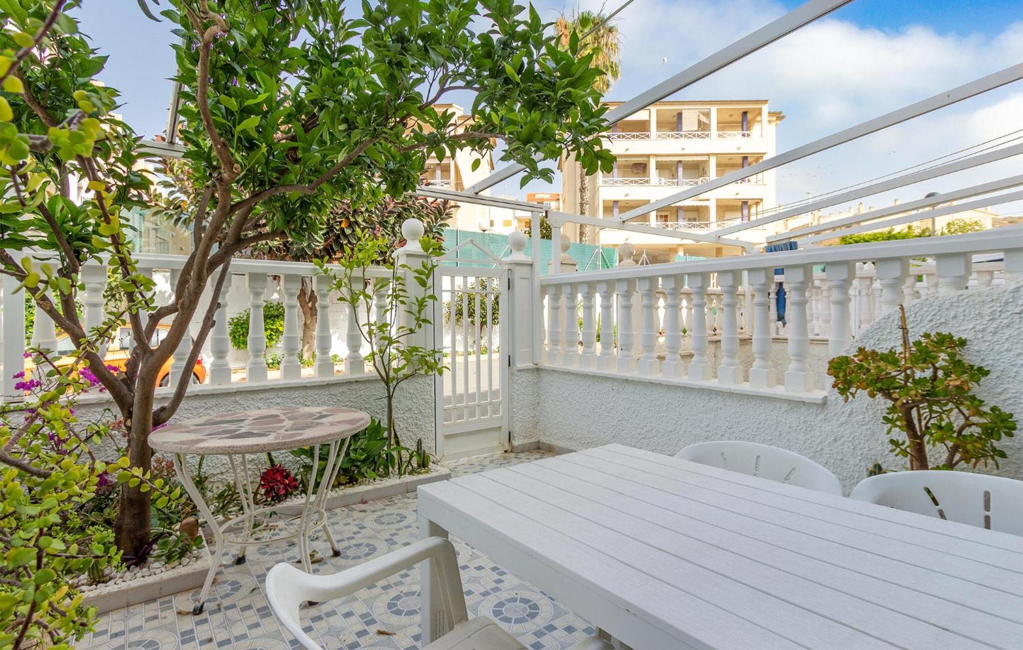 2 Bedroom Awesome Home In Santa Pola Kültér fotó